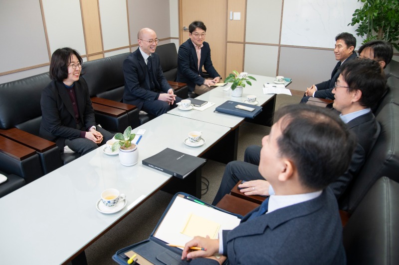 협력 방안을 논의하는 이미선 기상청장과 김승룡 소방청장 직무대행의 모습 2